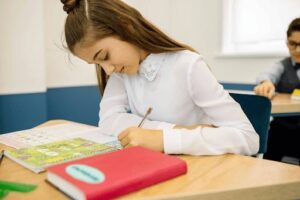 Child participating in brain training in Dubai to improve focus and memory